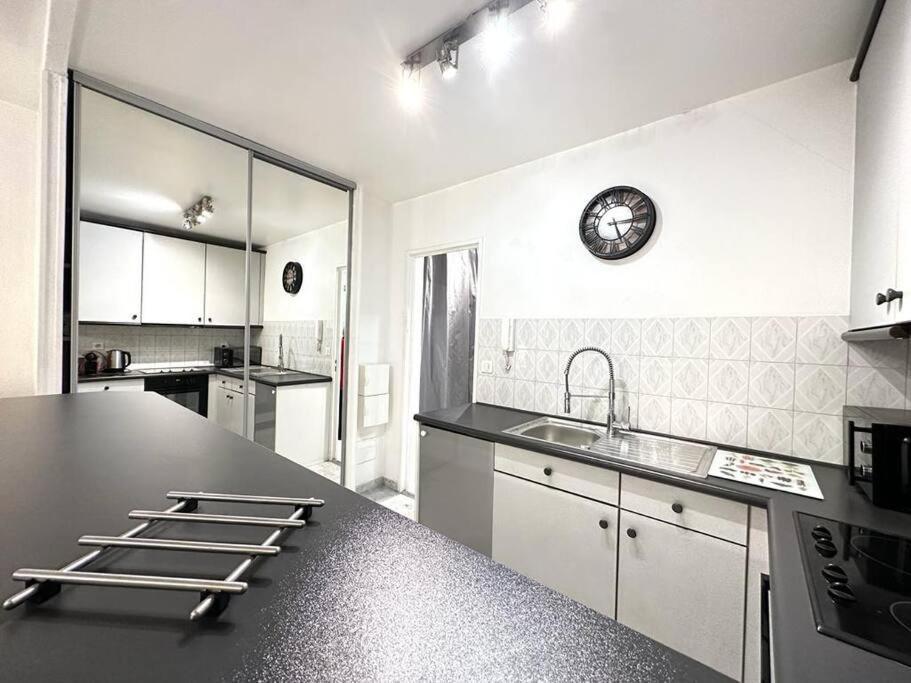 אנטיב Beau Studio Centre Juan Les Pins A 300M Des Plages מראה חיצוני תמונה
